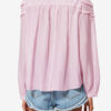 Christa bomullsbluse med volanger Christa bomullsbluse med volanger