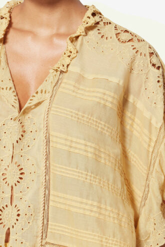 Payton kaftan-stil topp i bomull og blomsterblonder Payton kaftan-stil topp i bomull og blomsterblonder